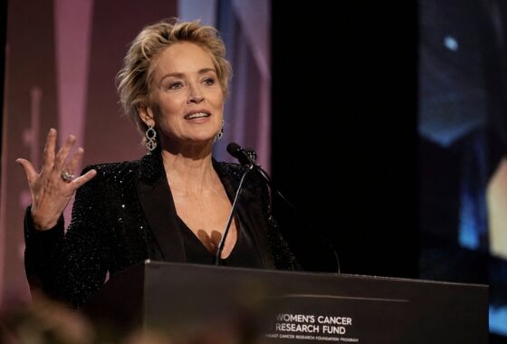 Sharon Stone durante l'assemblea dei Nobel