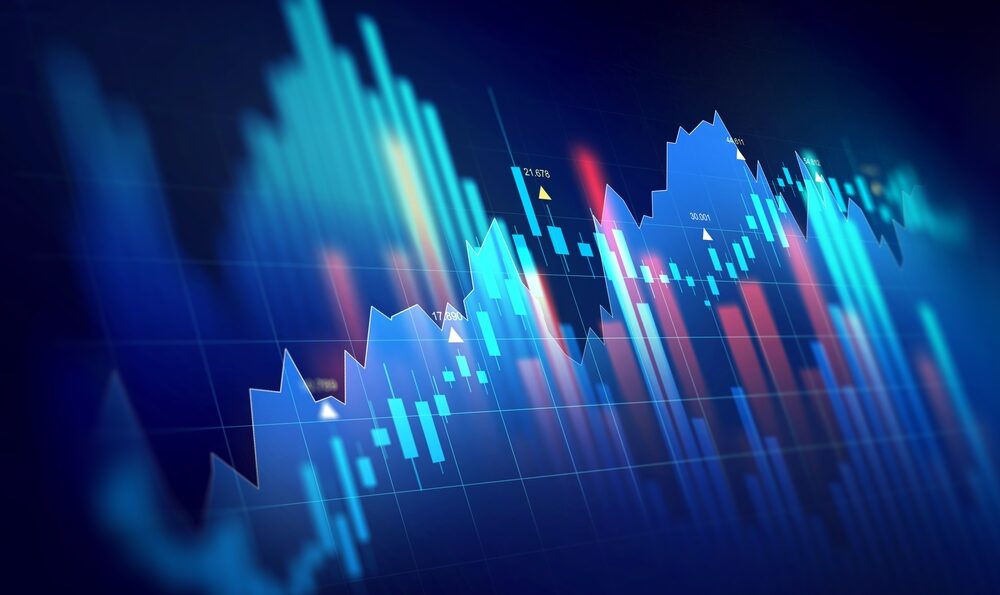 Carlo Altomonte durante un'intervista sulla stabilità economica in Italia