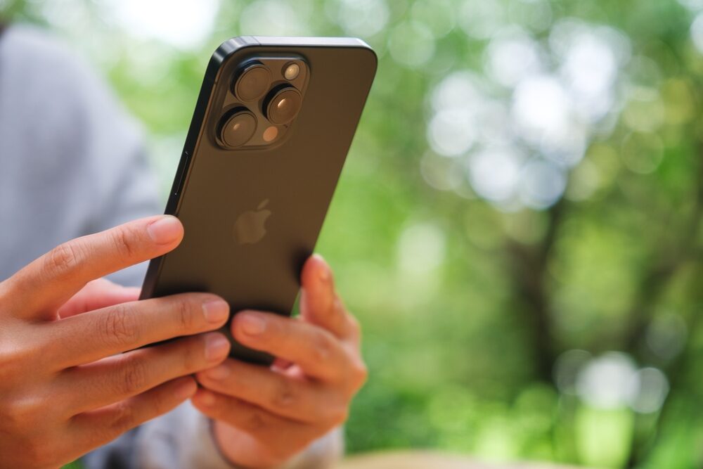 Animazione iPhone Duo su Galaxy Z Fold 8